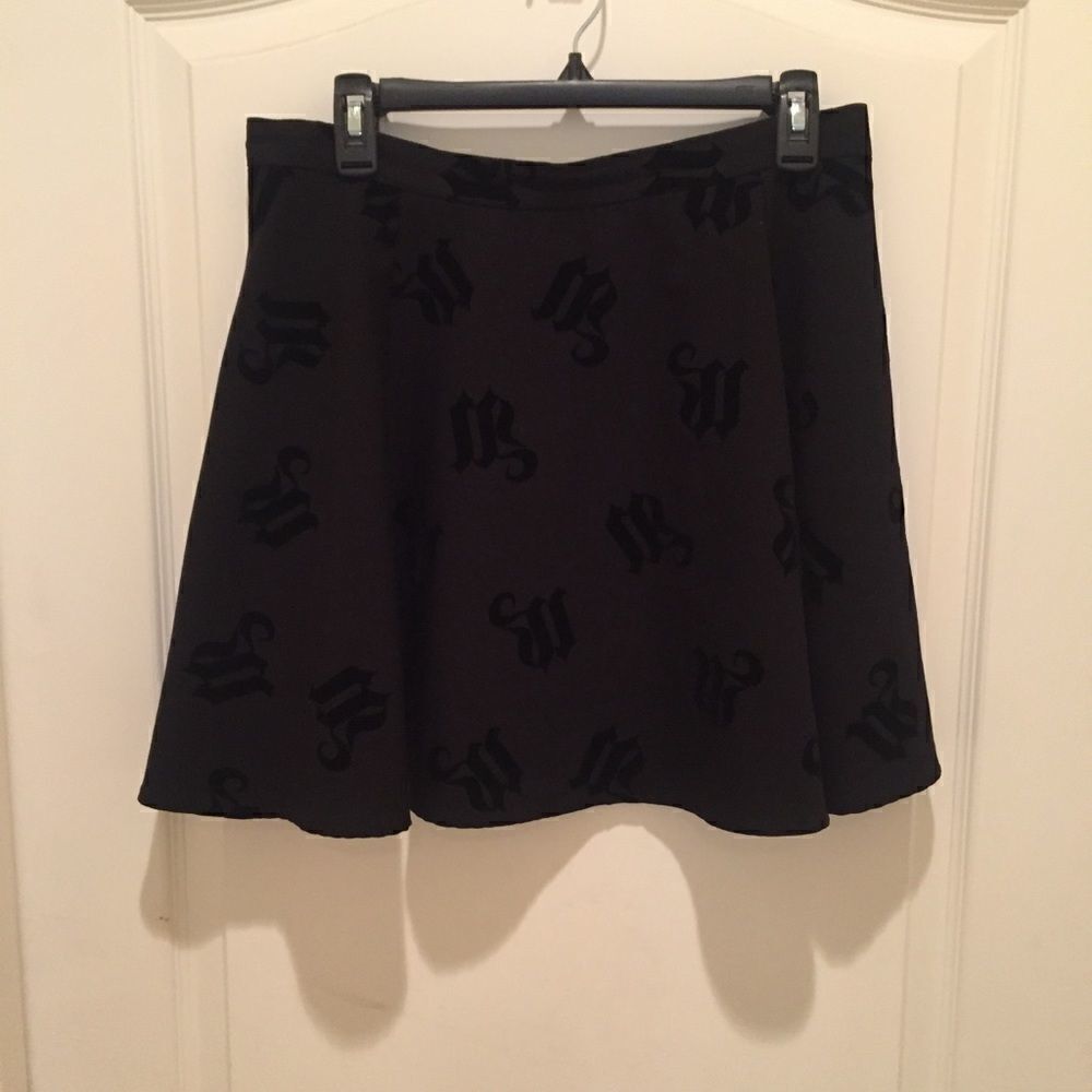 Divided Skirt  - Picture 2 of 6